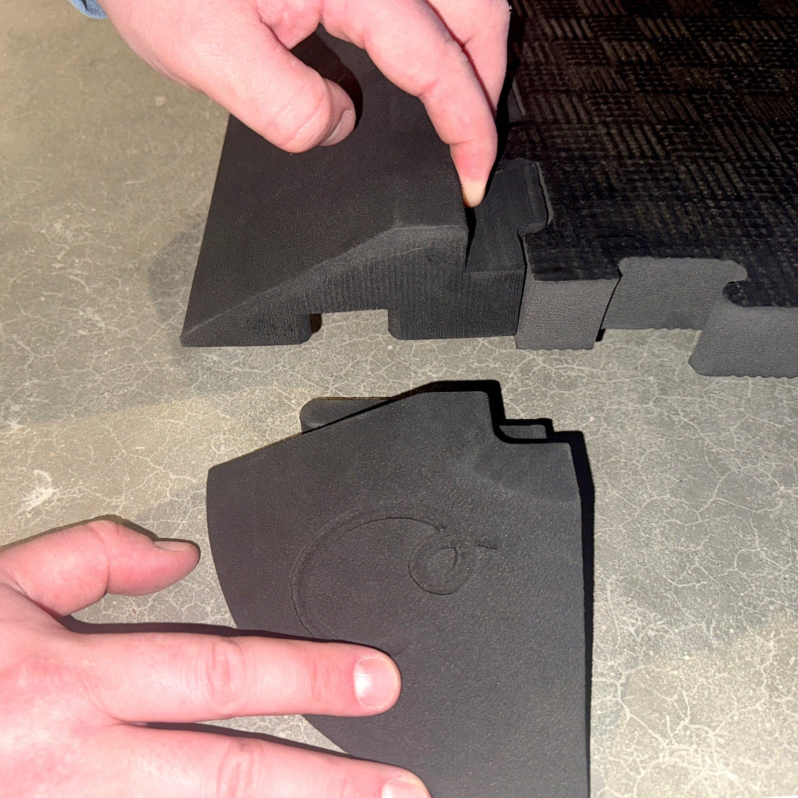 Carl's Golf Room Floor Tile System (5 Pack)